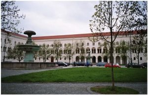 800px-LMU_Muenchen